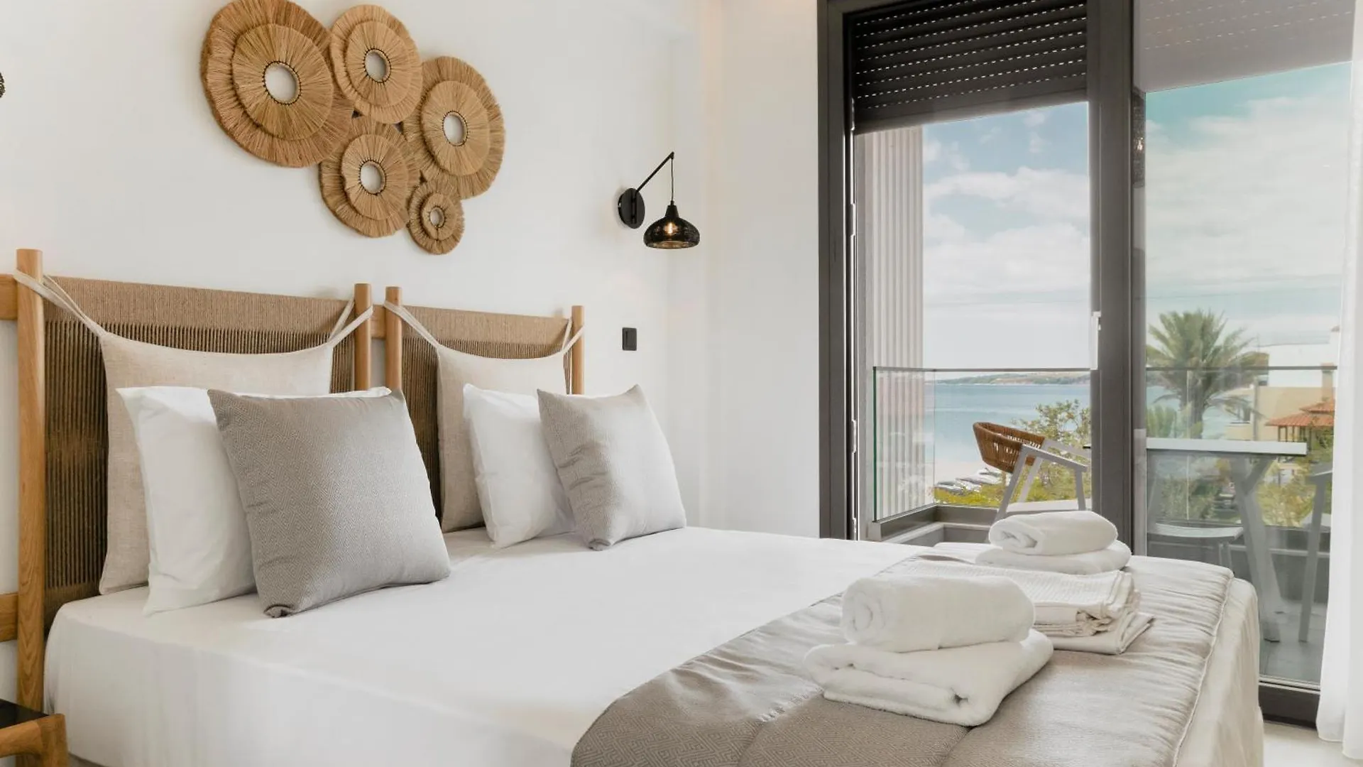 شقة Limani Nikiti Suites اليونان